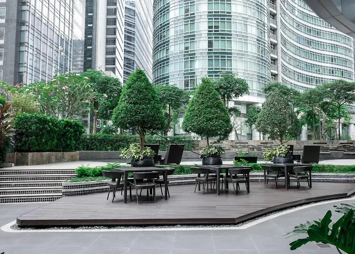 Jane In The City! In Avant, Bgc * Manila